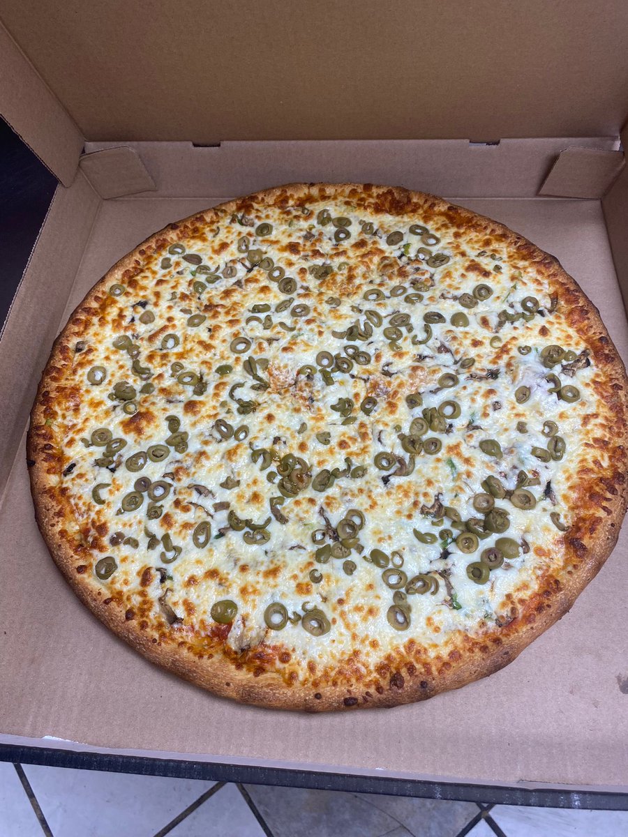 GabrielPizza's tweet photo. Like donating to charity simply by enjoying a spectacularly delicious pizza (but donโt like pepperoni).
Order up #OlliesPizza straight up sauce, green olives and cheese and a portion of the proceeds goes to help families dealing with childhood cancers.
#GabrielPizza #XLPIZZA https://t.co/2O6go1UYQO