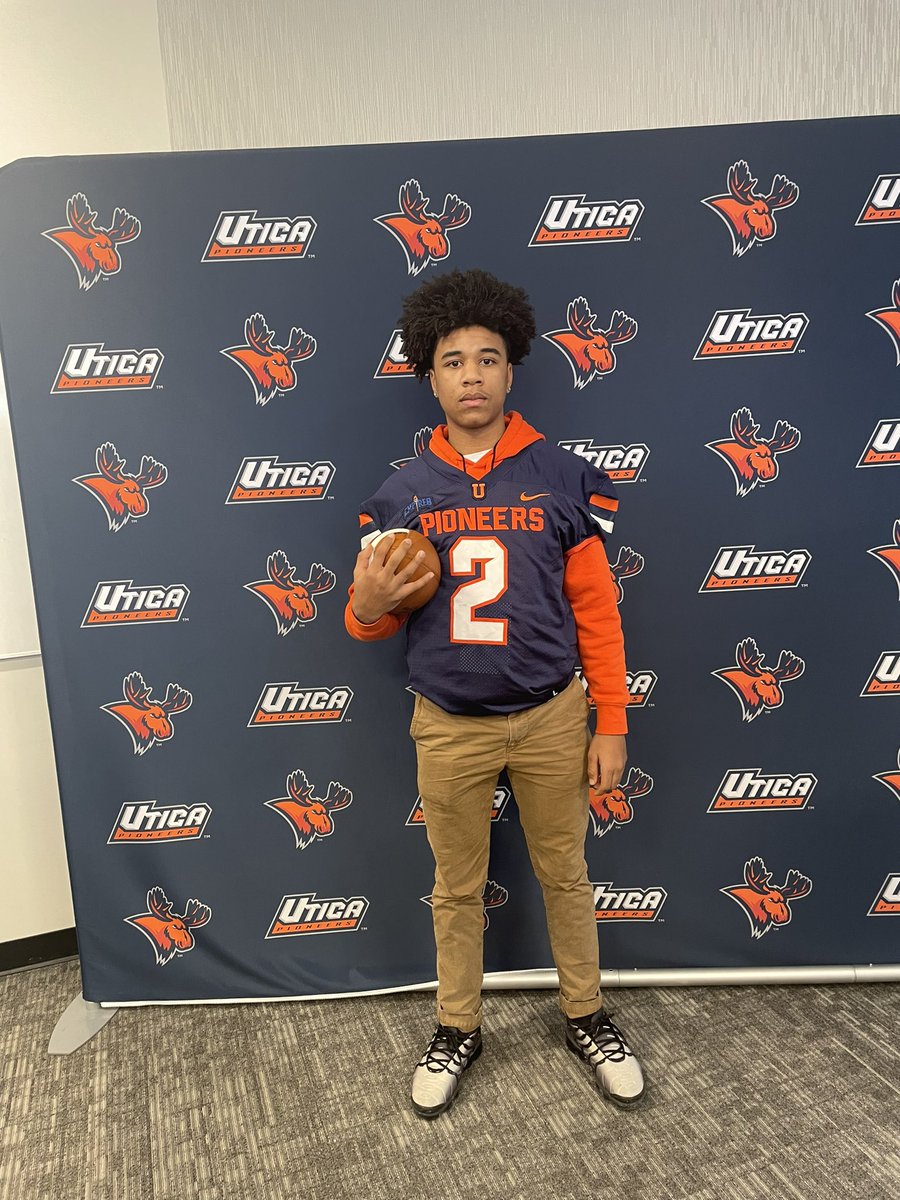 noahhill32's tweet photo. Had great visit today @UCPioneers . i appreciate the coaches and players for having us and getting to no us and telling us so much about you guys @CoachClowes @CoachGerbino @UprepFball @CoachIcy16 @CoachVic5 https://t.co/E5HsGAWXZW