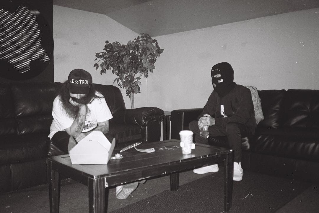 RubysNephew's tweet photo. MOTHERFUCKERS WANNA ADOPT THE DARK BUT I WAS BORN IN IT
📸: @MaxDotBam https://t.co/oBqZ2qoMxb