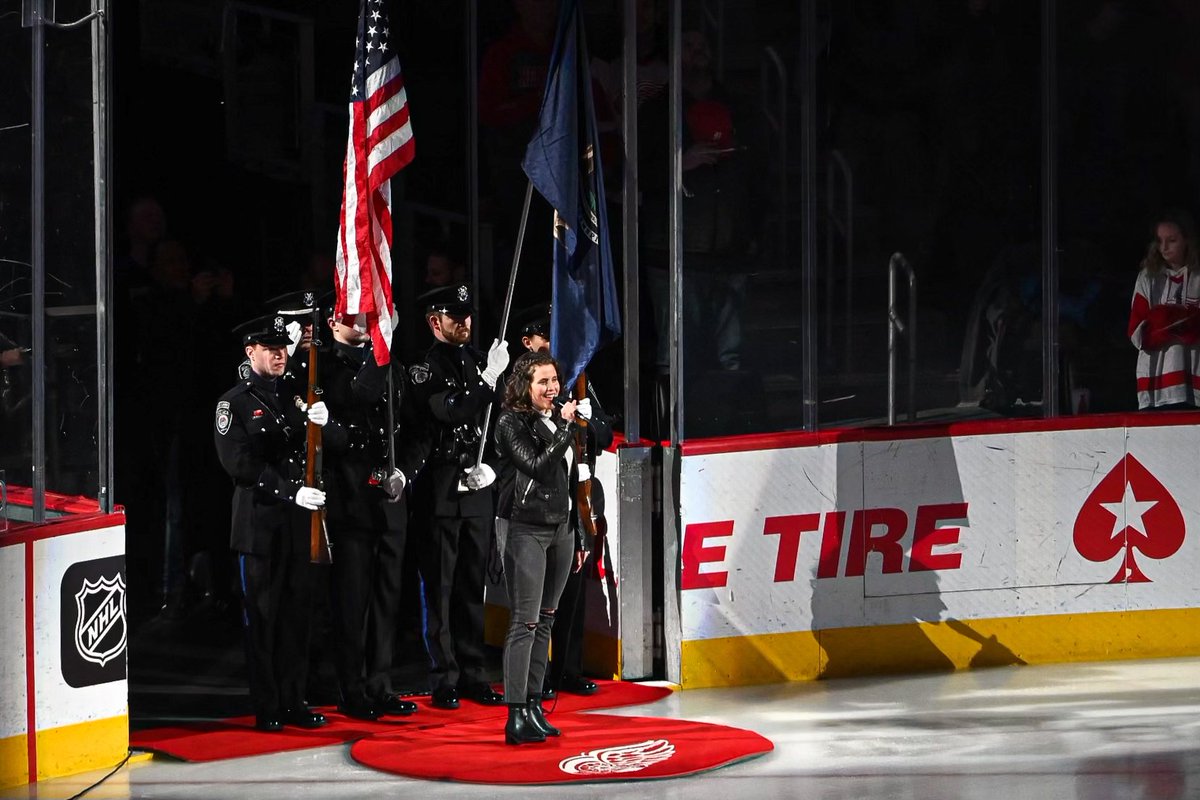 A big shoutout to our anthem singer tonight, Lauren, who is 28-years-old &amp; courageously fighting stage 4 breast cancer. 💜