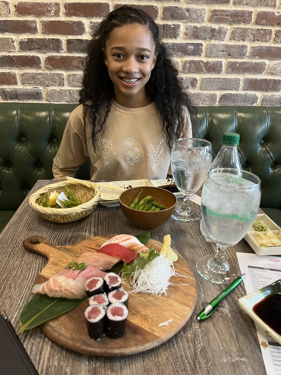 MetricDManning's tweet photo. Daddy-Daughter-Date-Day #LilMissZoe #DaddysGirl #NeedAnotherJob https://t.co/hEVfMmNTHo