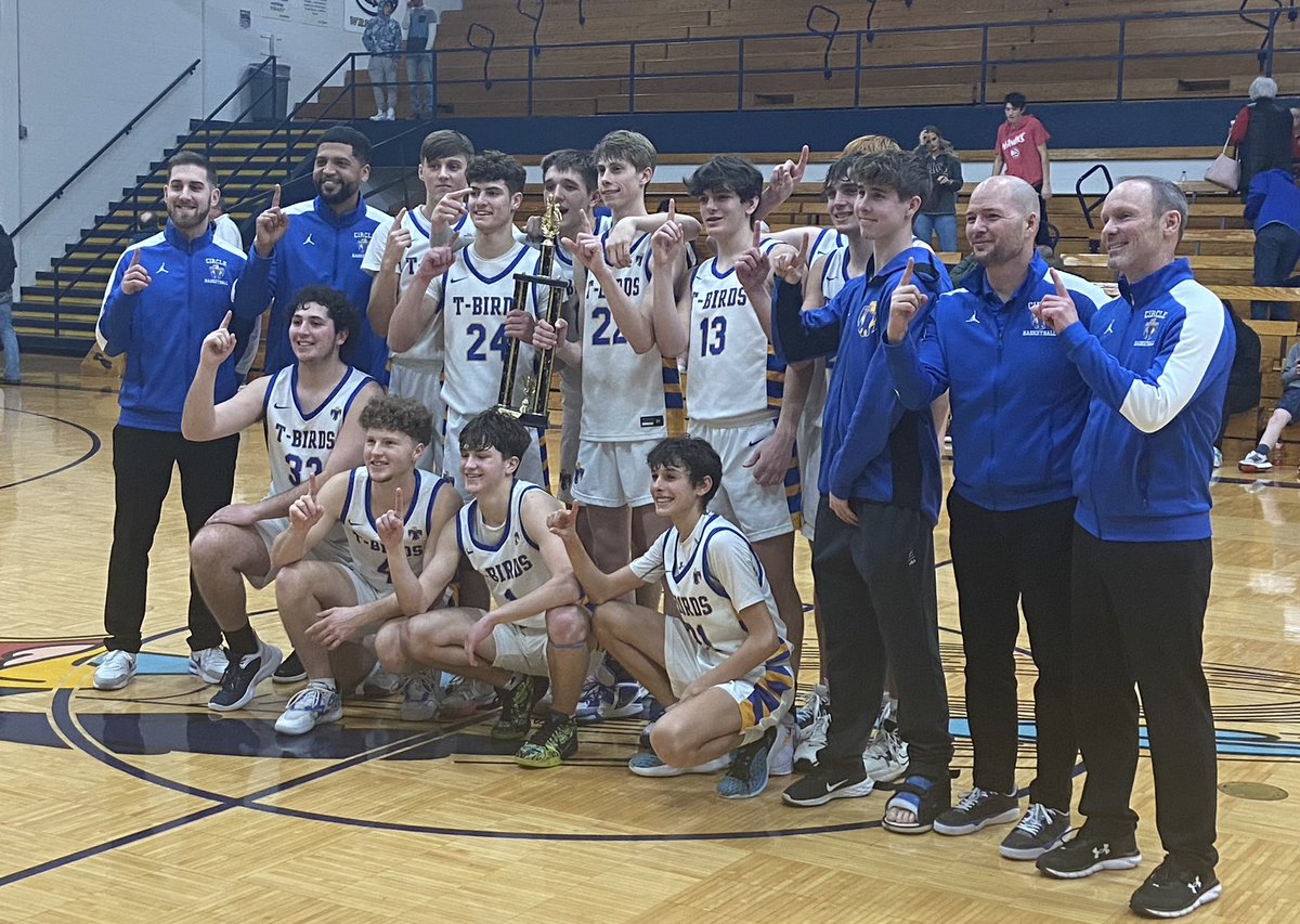 CircleTBird's tweet photo. Congratulations T Birds! 52nd Roadrunner Classic Champions! #thrivein375 https://t.co/5qjv2yMQ4d