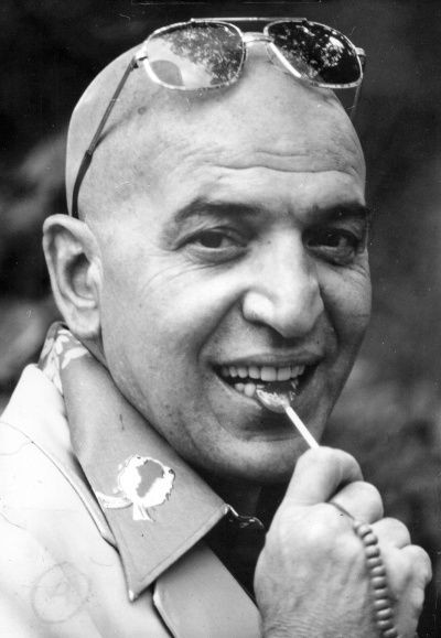 Remembering #TellySavalas who passed on this day 29 years ago #Kojak