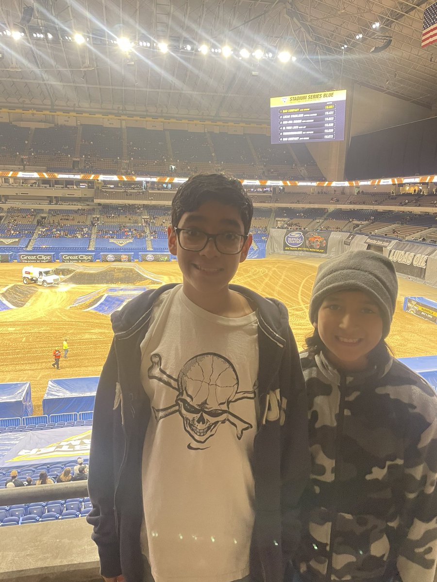 MirandaPartyof4's tweet photo. YOU what time it is …..

MONSTER JAM!!! 🛻 

Gonna enjoy a family night ❤️ 

#familytime #familynight #MonsterJam #hellyeah #boymom 💙 #lovethislifeofmine #megalodon #eltoroloco #zombie #gravedigger #yesIknowthetrucks 😉 https://t.co/ioaDUc0skM
