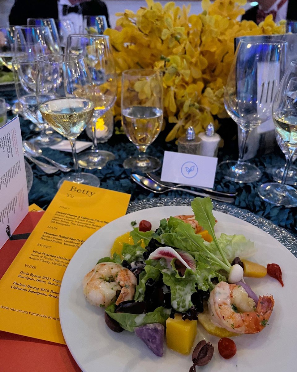 Betty Yu tweet media