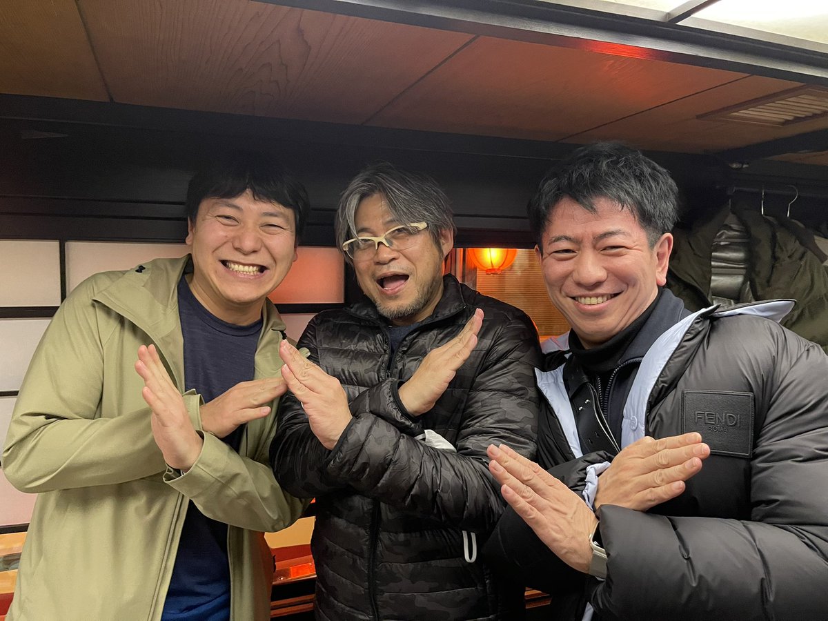 hide69oz's tweet photo. 昨夜の #コミュニティ屋形船 での re:Union!!
Team Adobe MAX!!
#FxUG
#Flex2
#JAWSUG
#JAZUG 
#CMC_Meetup https://t.co/qBRB4DHx9I