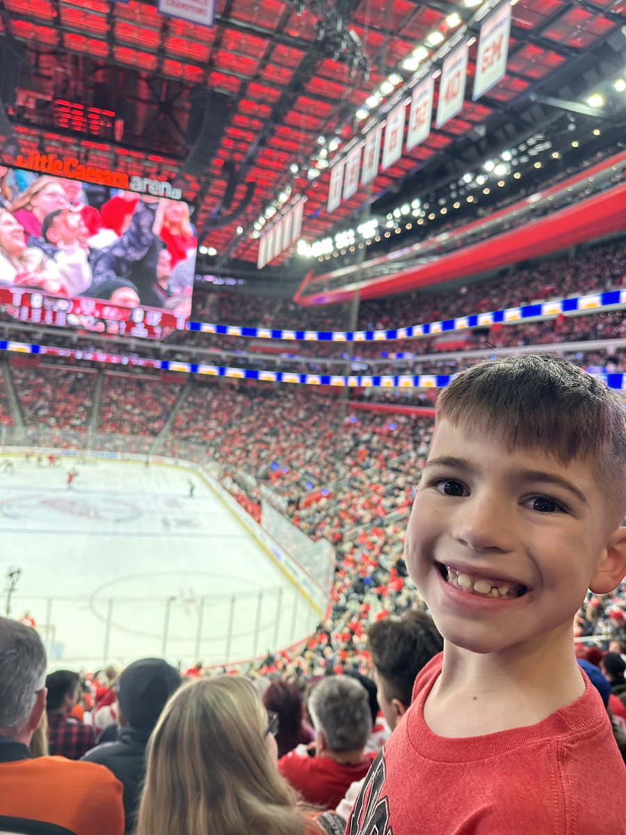 tiiffmichelle's tweet photo. #LGRW https://t.co/LaJJ8tmrP9