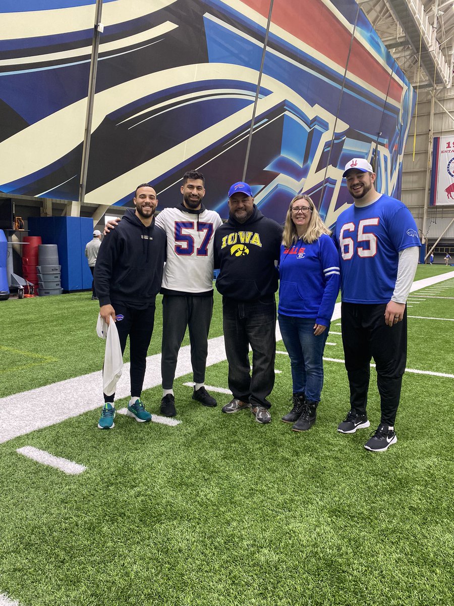 After practice today we got to meet up with Iowa Uso’s @ikeboettger @micah_hyde & our son @ajepenesa24 Best of Luck tomorrow & keep up the great work💪Let’s Go Bills🦬🙏❤️