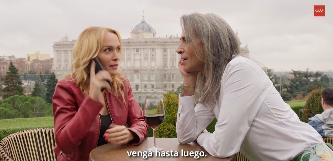 MrInsustancial's tweet photo. Y al final le aparece una proyección de Mario Vaquerizo y le dice que se quede en ese Madrid de su cabeza que es donde está guay. Y, al final, se queda allí y su pareja de amigos imaginarios vuelve a aparecer. https://t.co/f0mhwEb5xF