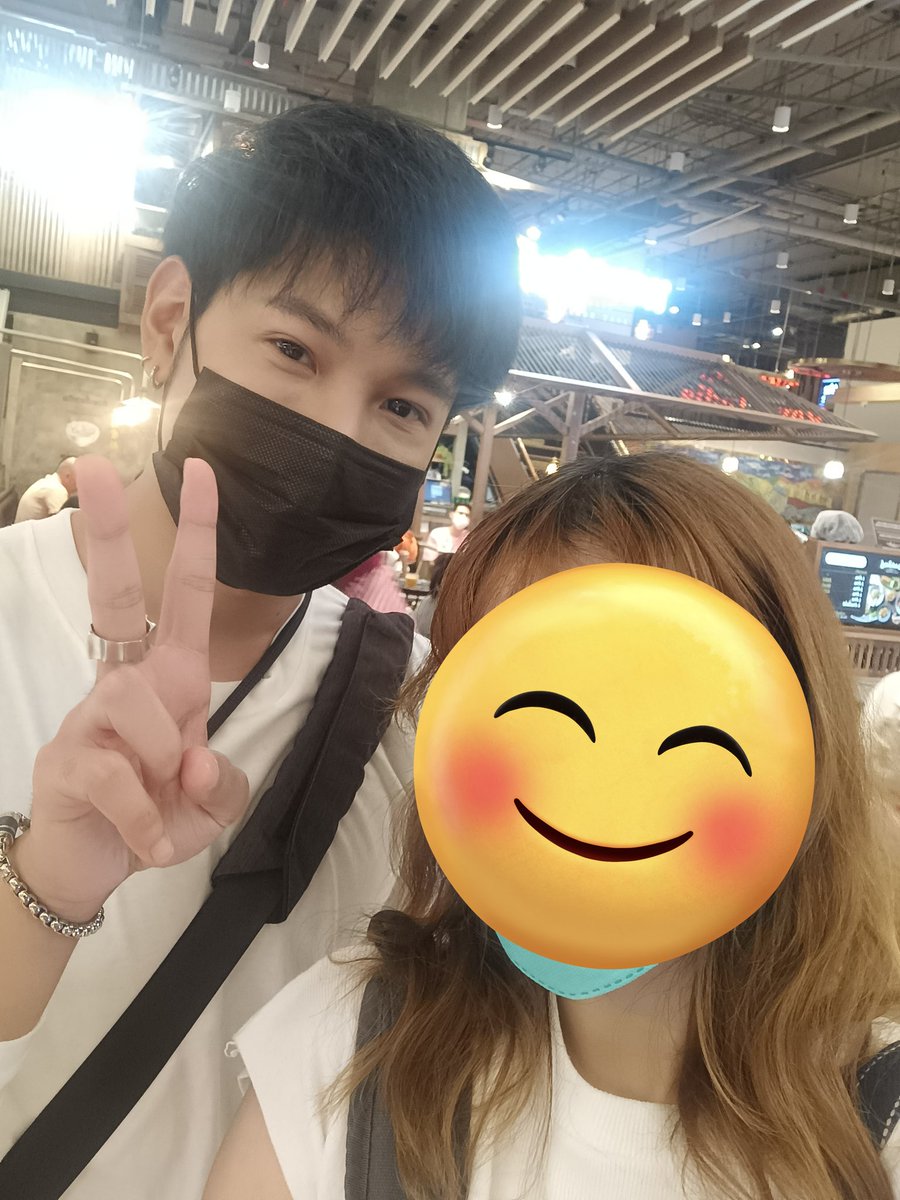 Bunnie_Oppa's tweet photo. ไม่เคยมาเดินพารากอนแล้วเจอใครนี่มาแบบไม่ตามติ่งใครด้วยแค่แวบมาจะซื้อฟิล์มพลร.คนเยอะมาก ขอบคุณพี่สิงโตนะคะ เจอพี่สิงในรอบหลายปี 🙏 @stjinx_maya https://t.co/DOOlHAdPHm