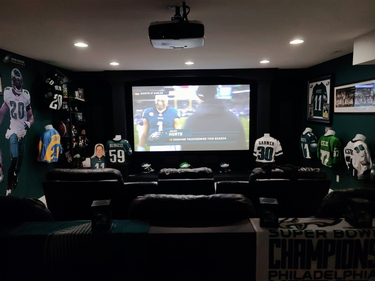 Letttttttt'sssssss Go Birds!!!!!!!
👊🦅👊🦅

<a href="/BrianDawkins/">Brian Dawkins</a> <a href="/36westbrook/">Brian Westbrook</a> <a href="/Eagles/">Philadelphia Eagles</a> <a href="/NickFoles/">Nick Foles</a>