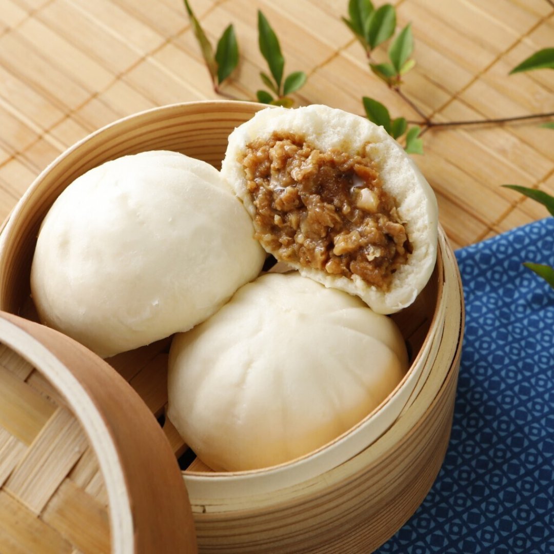 Happy Lunar New Year! 🏮💫 2023 is the year of the Rabbit! Wherever you are in the world, why not celebrate with delicious steamed buns with v2mince? 🤤 #v2food #v2mince #lunarnewyear