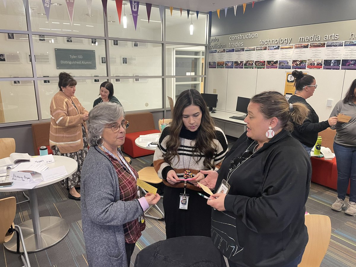 RientsAndrea's tweet photo. Ready for the next step in stand up, hand up, pair up?!? As pairs shake and listen to eachothers sentence frames- have them TRADE! Active listening ignite! Pair - Share - Trade. #SIOPModel https://t.co/tpk3jShv8O