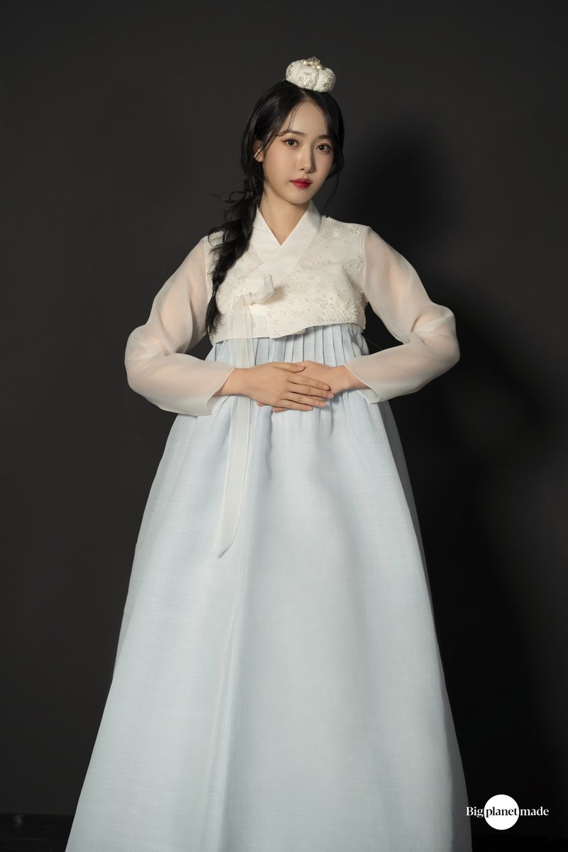 bpmentofficial's tweet photo. #BigPlanetMade #2023설날
#비비지 #VIVIZ #은하 #EUNHA #신비 #SINB #엄지 #UMJI https://t.co/4hQighkzXq