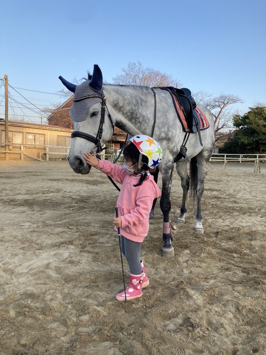 chadigsuu's tweet image. スタッフのお子さんと触れ合う #TCCホース #ストリートキャップ
かわいいしかない🫶