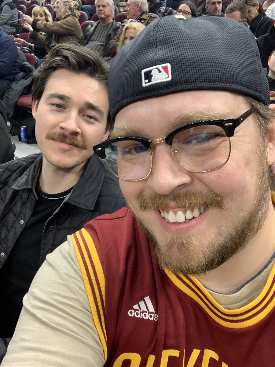 LoganBruceMusic's tweet photo. Courtside for the Cavs! https://t.co/0Ahq23lPtd
