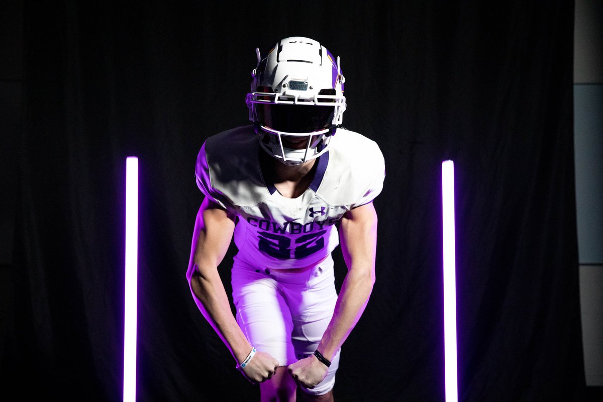 Had a great visit at Hardin Simmons! Thank you for the hospitality from all the coaches and players! Thank you for the opportunity <a href="/GL_Martin82/">Garrett Martin</a> <a href="/CoachFloydHSU/">Logan Dwaine Floyd HSU</a> <a href="/coachj_reynolds/">Josh Reynolds</a>