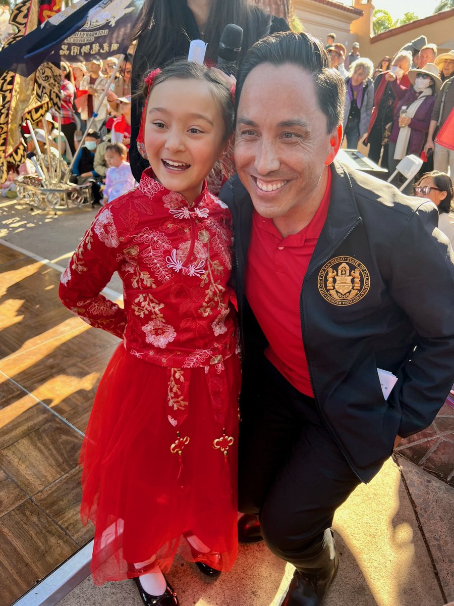 新年快樂! Chúc mừng năm mới! Happy #LunarNewYear! 

From the House of China in #BalboaPark to Little Saigon’s celebration in #CityHeights, we’re excited to ring in the year of the rabbit and cat. 

May the New Year bring you and yours happiness and prosperity. #ForAllofUs