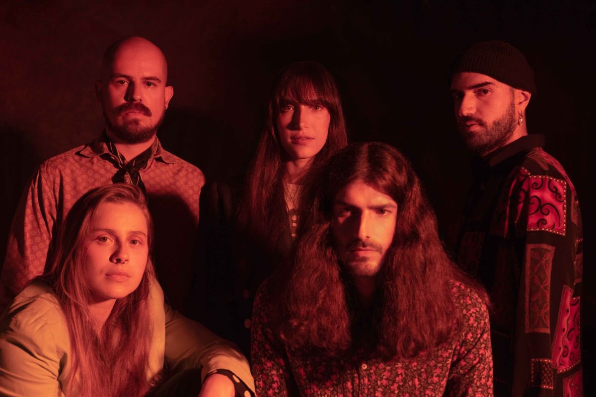 vagonalt's tweet photo. Las Robertas are on now in El Vagón Alternativo. Playing you the best in new indie music. Out here in Quito Ecuador middle of the world. #indie #indiemusic #NowPlaying #elvagonalternativo #LasRobertas @LasRobertas https://t.co/RXWBUmZ3S5