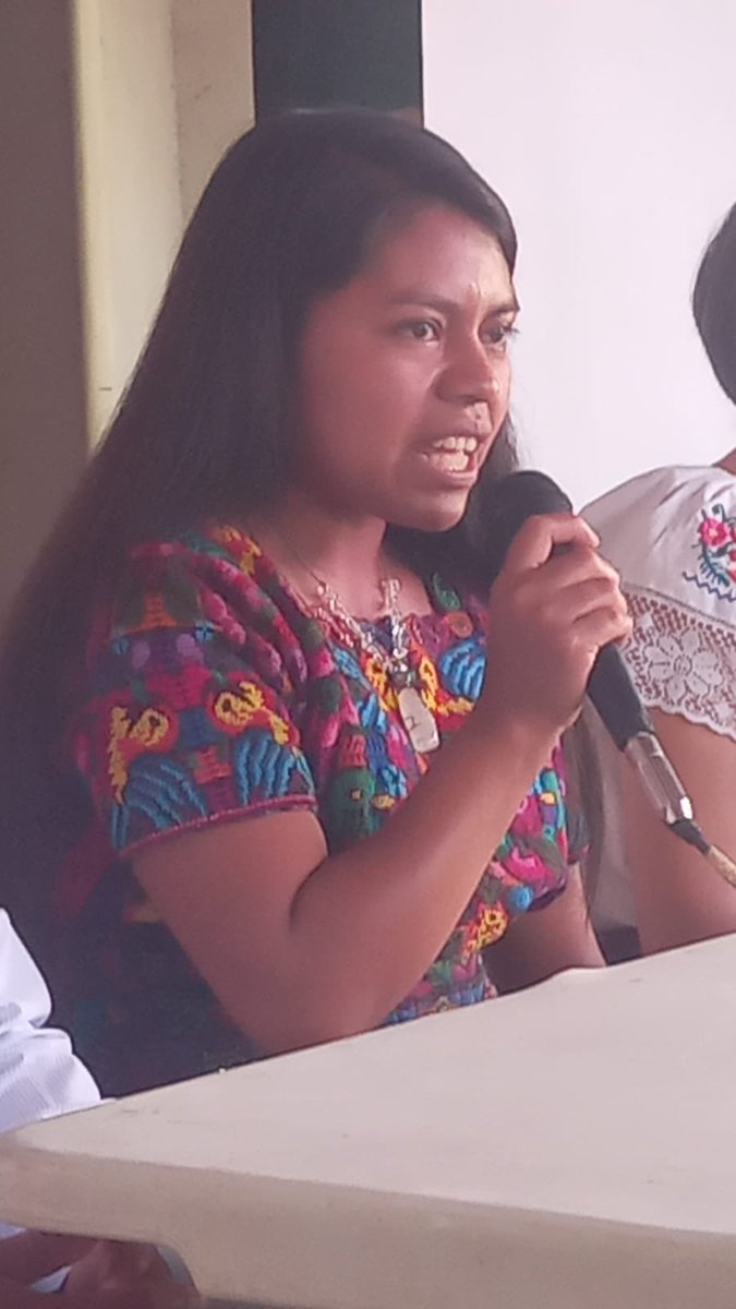 rbsamuel's tweet photo. A 91 años de la brutal masacre contra pueblos originarios del occidente de #ElSalvador,  las nuevas generaciones rinden homenaje a los más de 30,000 mártires de esa macabra acción de la dictadura que estremeció al mundo un 22 de enero de 1932. https://t.co/7p3m82OVPi