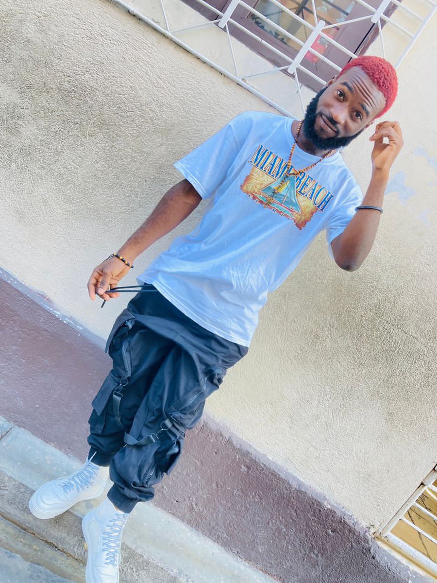 LilblackH's tweet photo. Se evident call me BlackStar https://t.co/p4txENTx07