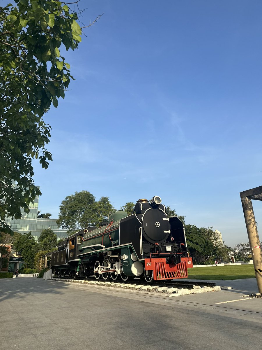 aqui94's tweet image. Hospital in the morning #siriraj