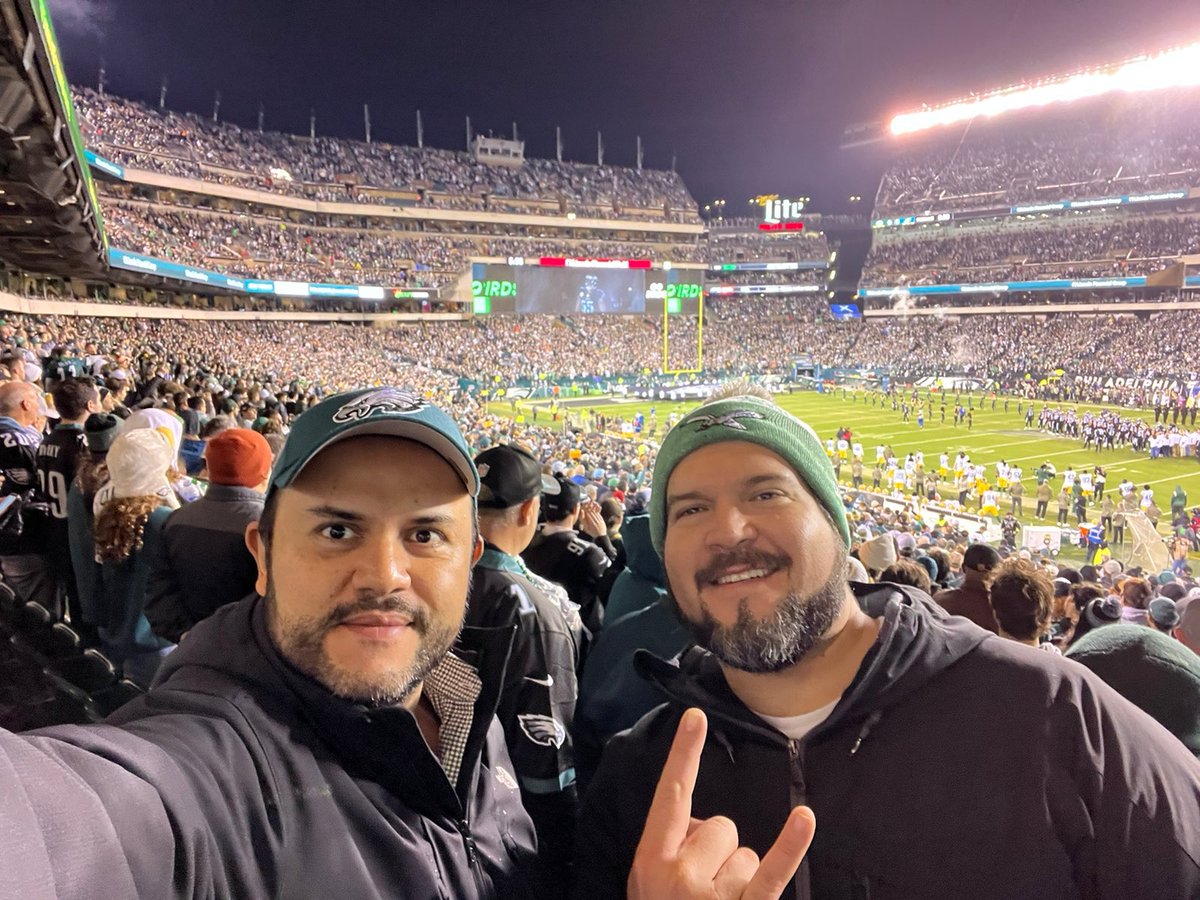 paco3117's tweet photo. #NFLPlayoffsEnTUDN https://t.co/1JA5XBNQVz
