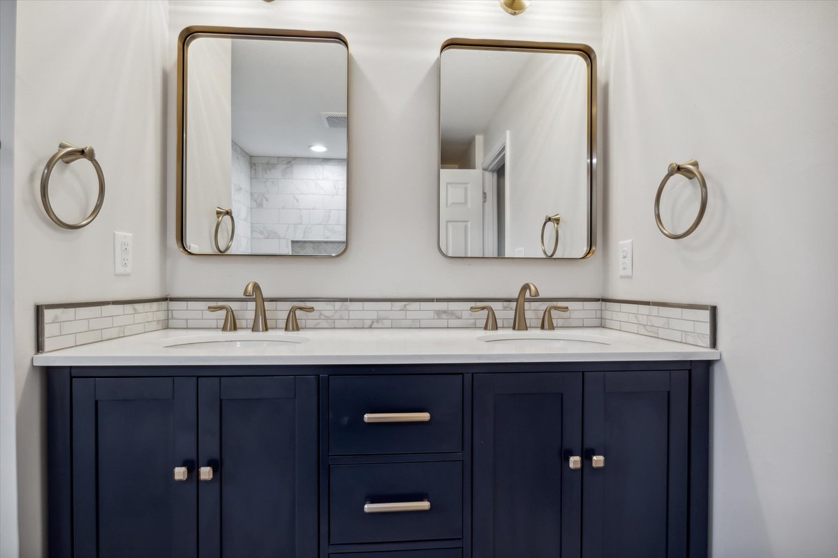 timburkey's tweet image. NEW PRICE | 55154 Caldwell Drive, Osceola
Offered at $324,900 | 4 Beds | 2½ Baths | 2,060 ft²

Check out this stunning two-story home in award-winning PHM schools.

More information: burkeyrealestate.com/homes-for-sale…