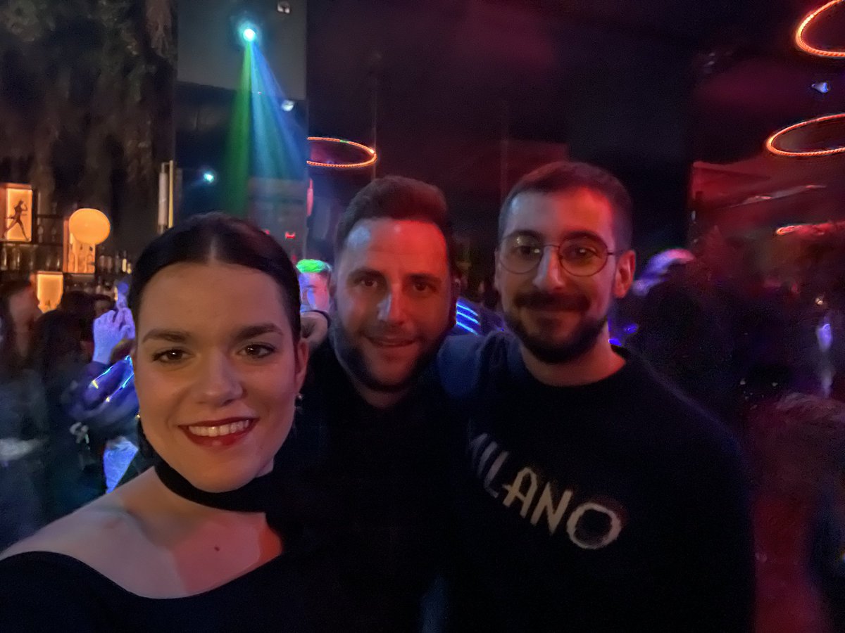 IvanBKX64's tweet photo. Sevilla ❤️❤️❤️ https://t.co/Y2kX4hm7P3