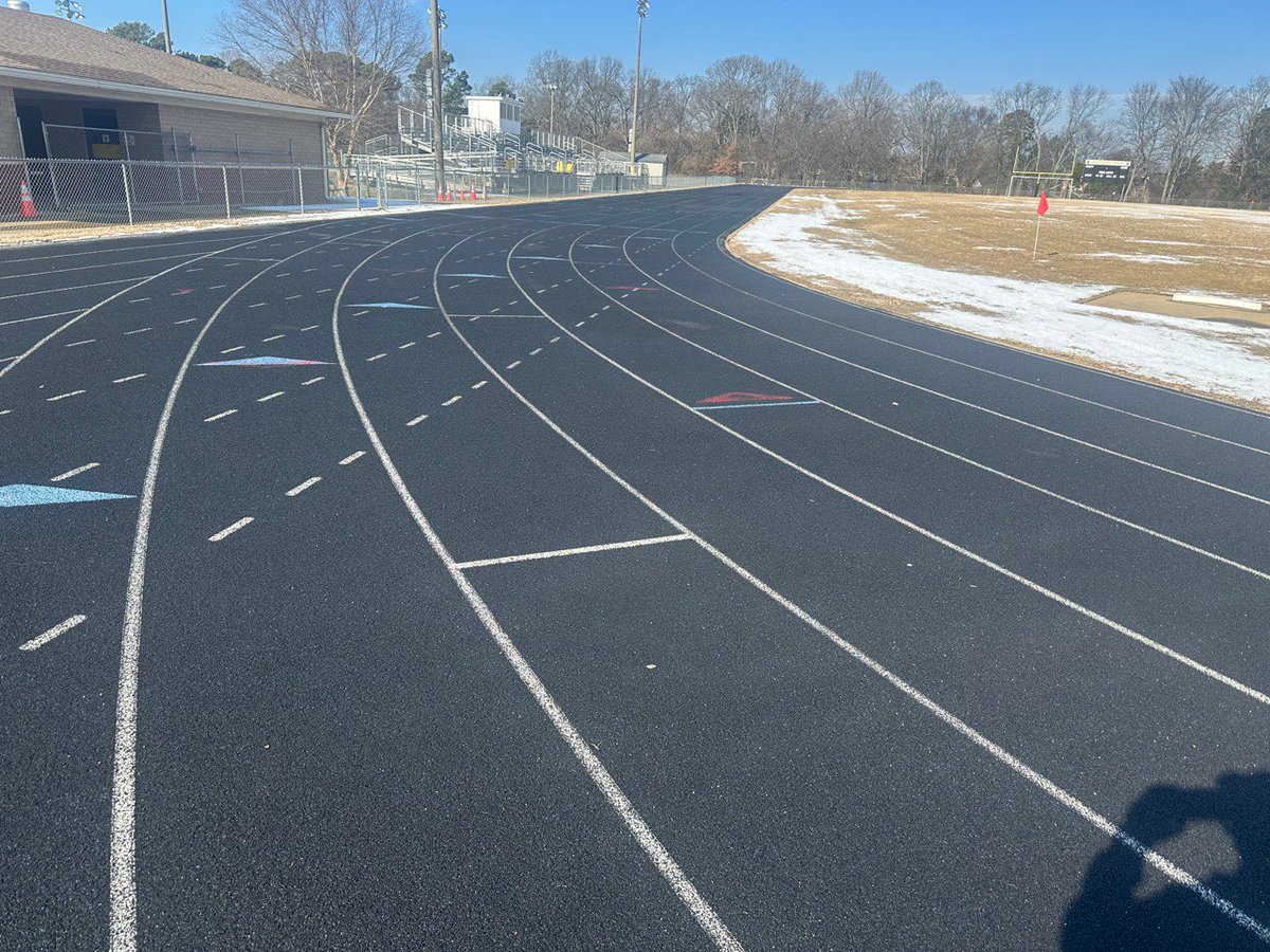 CoachJ1906's tweet photo. These lanes won’t be so empty on Monday! Time to work!! #TrackSeason #work #trackandfield #HHSTrack https://t.co/4aDgt83zla