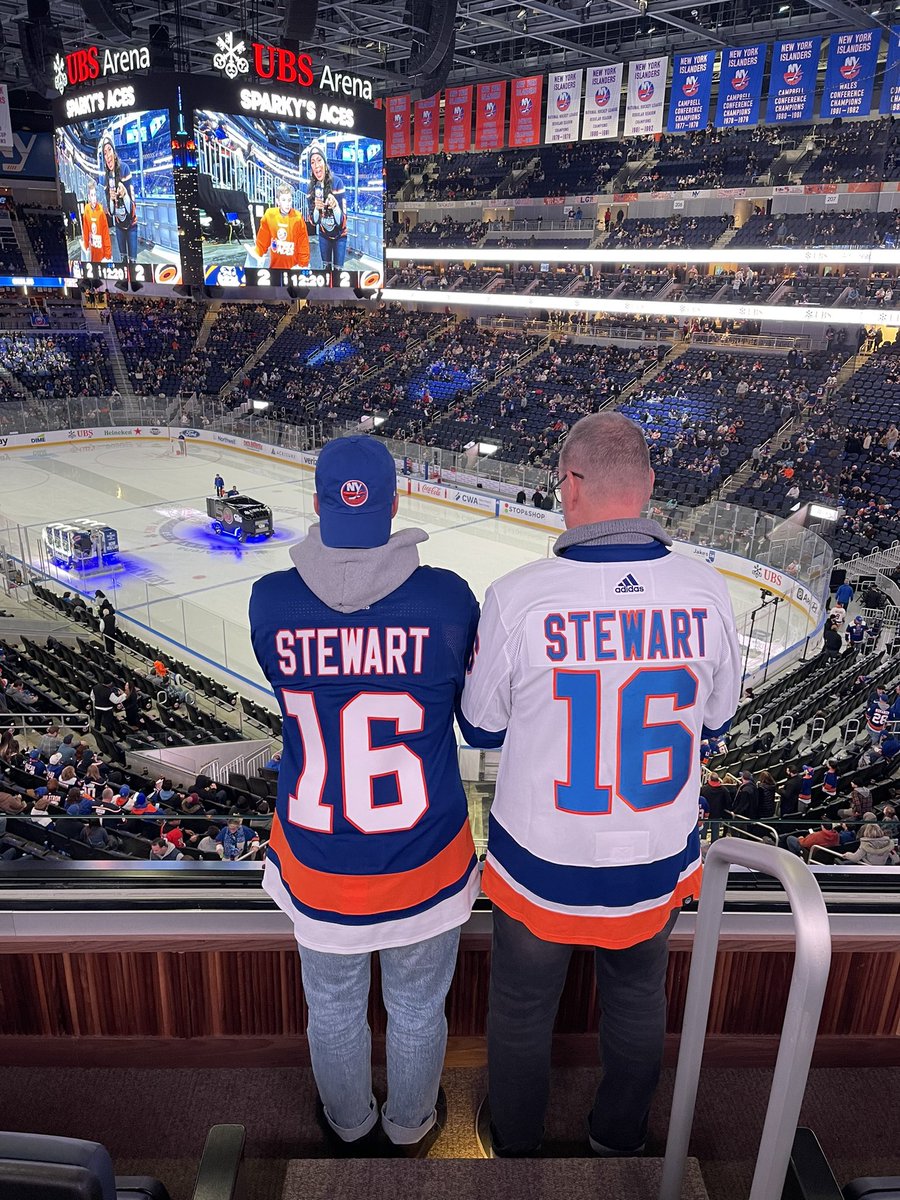 TaylorStewart20's tweet photo. O.G. Proud of you pops. #isles https://t.co/6viztfuRgO