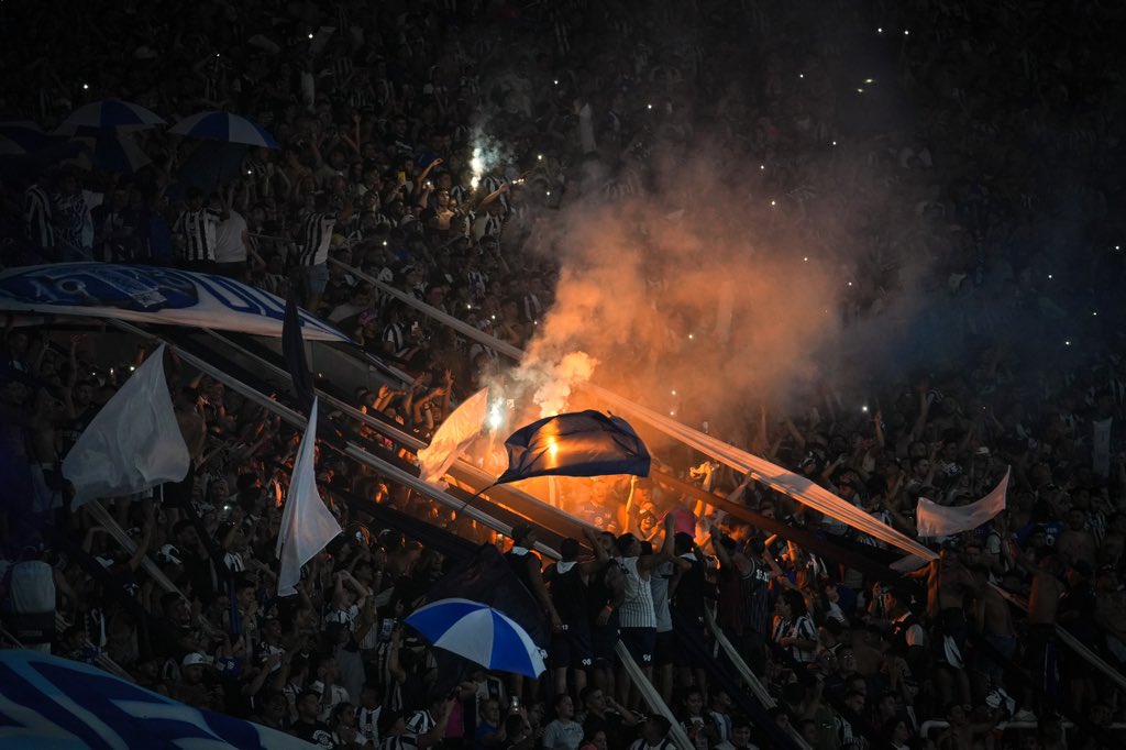 CATalleresdecba's tweet photo. ¡GRACIAS A TODA NUESTRA GENTE POR EL AGUANTE DE SIEMPRE! 🏟️💙 https://t.co/w1To4ElkXJ