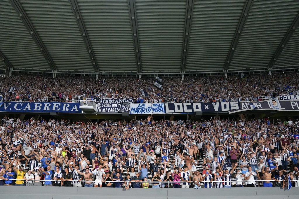 ¡GRACIAS A TODA NUESTRA GENTE POR EL AGUANTE DE SIEMPRE! 🏟️💙