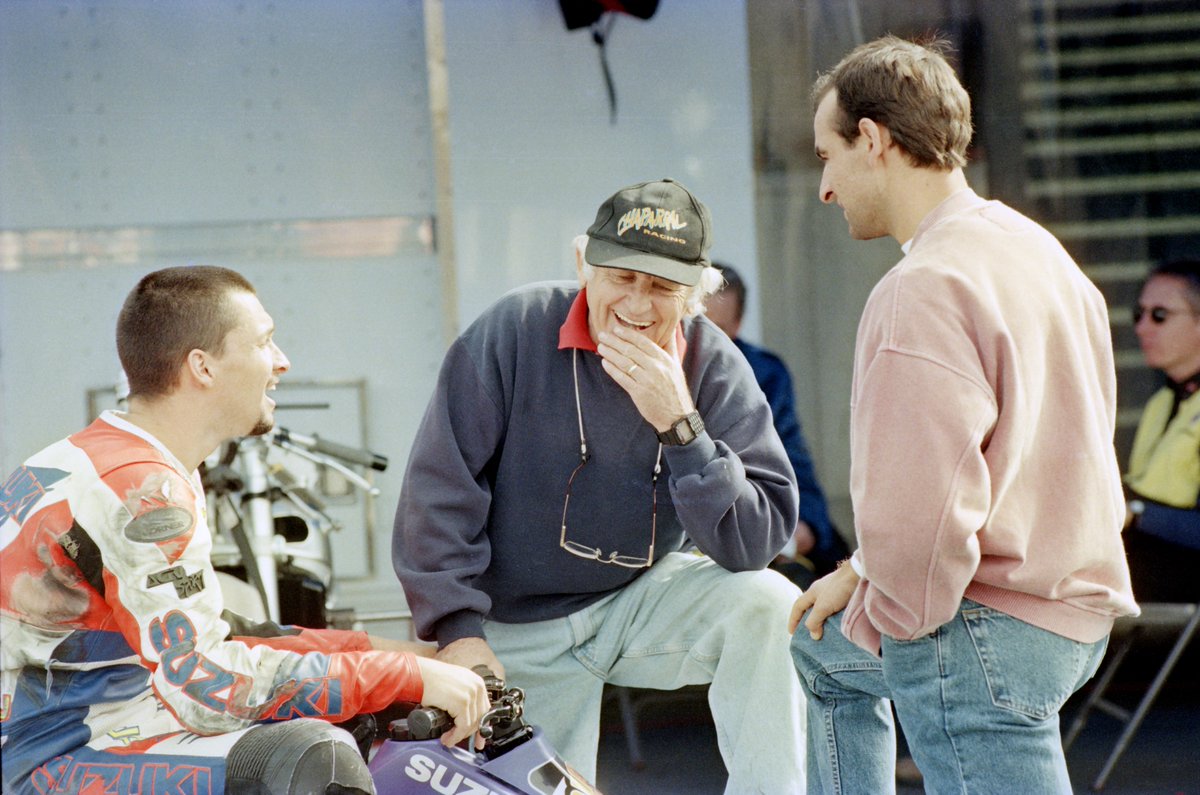 RiderFiles's tweet photo. Former World Champ Kel Carruthers (middle) shares a laugh with fellow Aussies Mat Mladin (left) and Damon Buckmaster (right) during tire tests at Laguna Seca in Jan. of 1999. (Henny Ray Abrams photo) #MatMladin #KelCarruthers #DamonBuckmaster #LagunaSeca #AMASuperbike https://t.co/lF7wHdeliQ