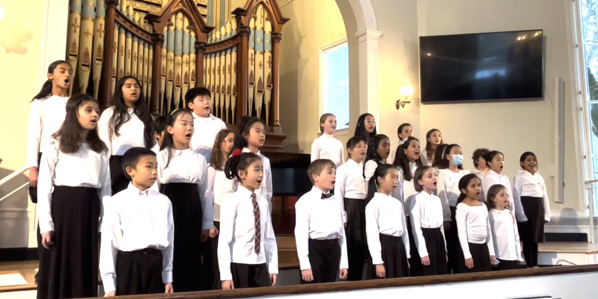 LCChorus's tweet photo. Congrats to our LCC Singers on a fabulous Winter Concert this afternoon!!! 👏👏👏 It’s not too late to join for our Spring Semester- check out our website for more information! ☺️ #LCChorus https://t.co/lFKialzbts
