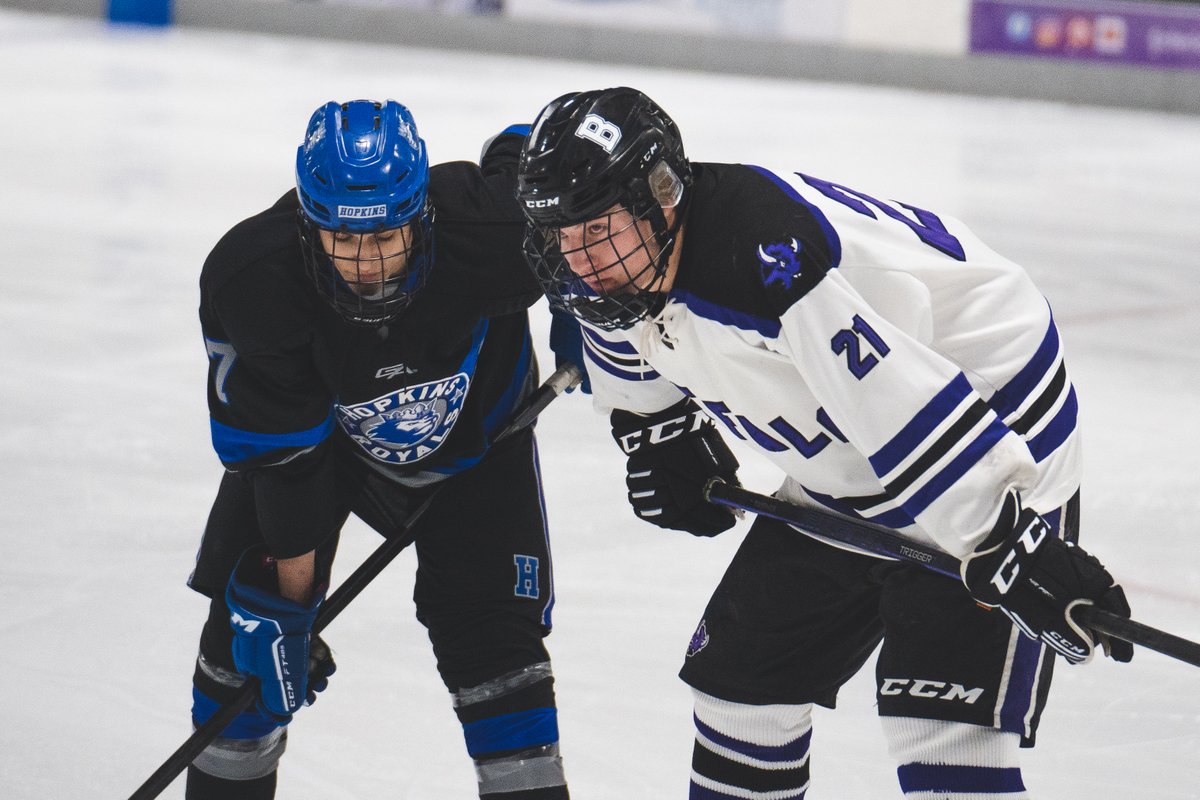 Shots from tonights @BisonBoysHockey win over Hopkins.

#hockeyphotography #hockeyphotographer #mnhighschoolhockey #buffalobisons #sportsphotography #nikonphotography #tamronlens