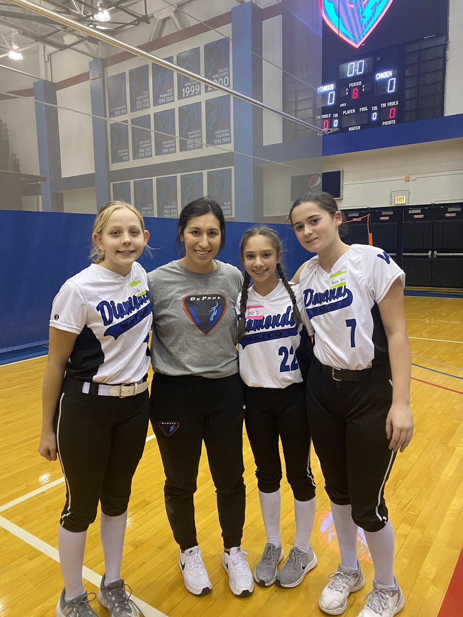 Thank you so much @DePaulSB for this amazing experience! I loved all the drills and I learned so much!💎 #bluedemons #collegecamp @WascoDiamondsCV @KatieSilva2009 @LilahCorrell