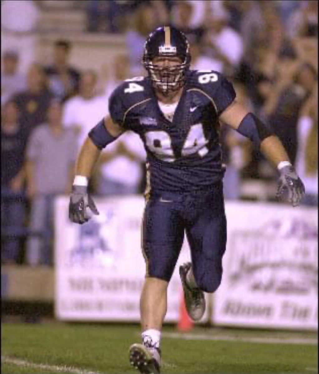 So blessed to have received a PWO offer from my dads alma mater! #gocougs <a href="/BYUfootball/">BYU FOOTBALL</a> <a href="/CoachRoderick/">Aaron Roderick</a> <a href="/kalanifsitake/">Kalani F Sitake</a> <a href="/CoachMeetch/">Coach Matt Mitchell</a>