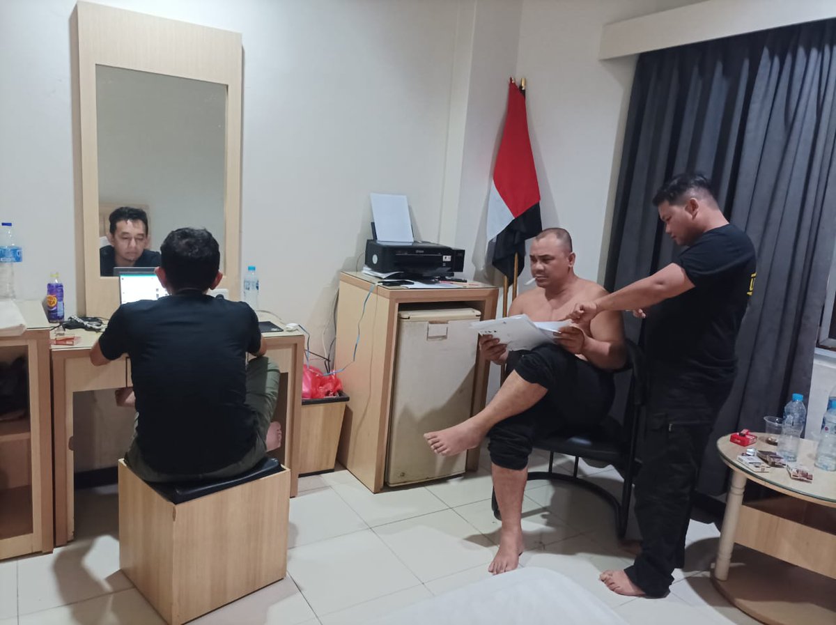 Assalamualaikum
Selamat pagi Indonesia
Selamat pagi ummat
Kami hadir untuk anda, bersama partai Ummat kita jalin persaudaraan
<a href="/HelmiFelis_/">Helmi Felis</a> 
<a href="/BuniYani/">Buni Yani</a> 
<a href="/Singa_Nala/">☕ Mas Bei Danoesoetedjo ♊</a> 
<a href="/kukuh_prasasti/">Kukuh Tri Prasetyo</a> 
<a href="/bangZhack86/">bang Zhack 🔊 🏴✊️</a> 
<a href="/pakaipeci/">Y O G A 🍉🦉</a> 
<a href="/DjakartaTempo/">The King Of Java</a>