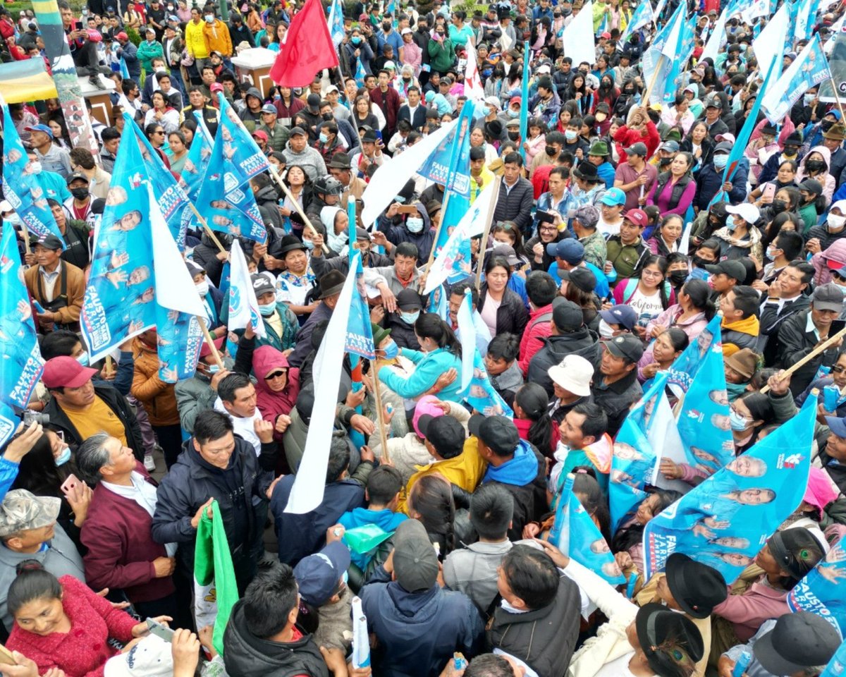 PaolaPabonC's tweet photo. Una verdadera fiesta vivimos en #Cayambe este sábado, gracias por su apoyo incondicional a los candidatos de la Revolución Ciudadana. Este 5 de febrero se viene la ola turquesa, todo todito 5

#PichinchaInvencible 
#PaoLaPrefecta https://t.co/Zak5eMSkxE