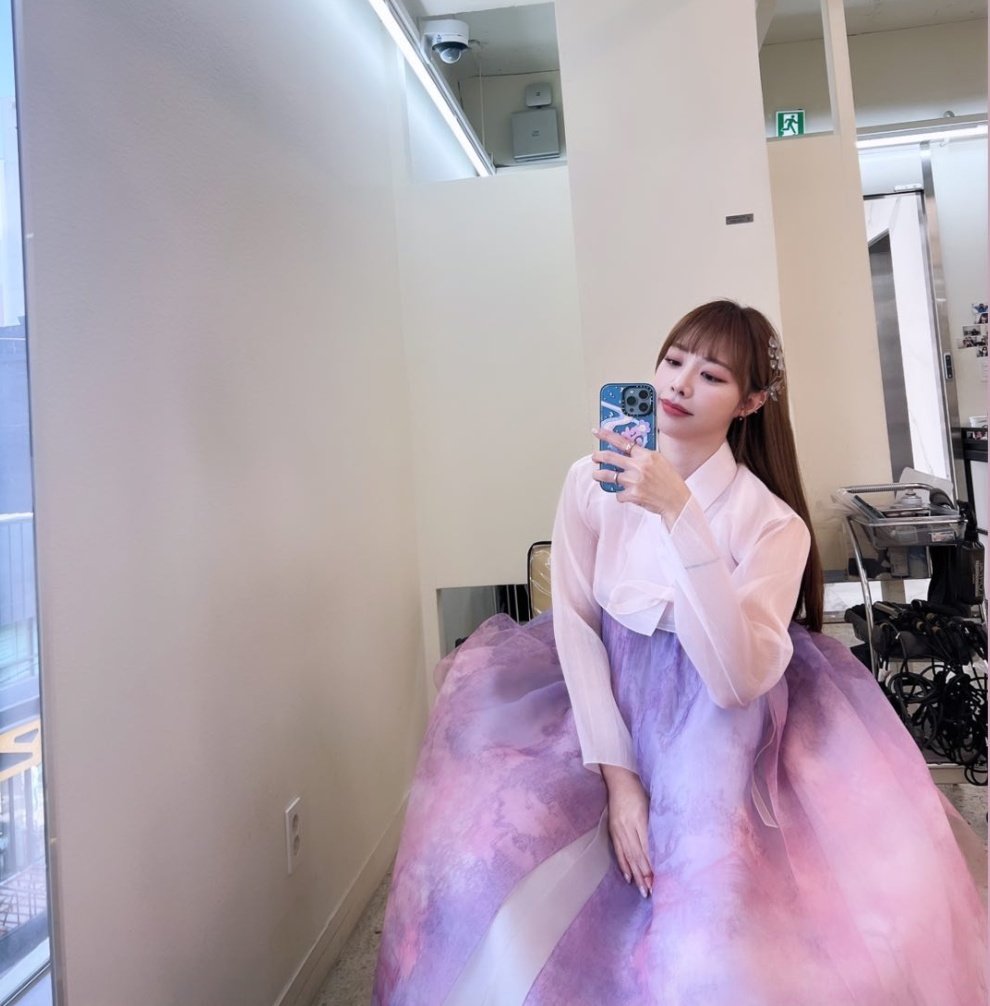 eunji_sunshine's tweet photo. A goddess, enjoy the holidays 🌺
#EUNJI #HongEunji #BraveGirls #fearless #은지 #홍은지 #브레이브걸스 #쁘걸 #왕눈좌 https://t.co/pyMIpdXaDS