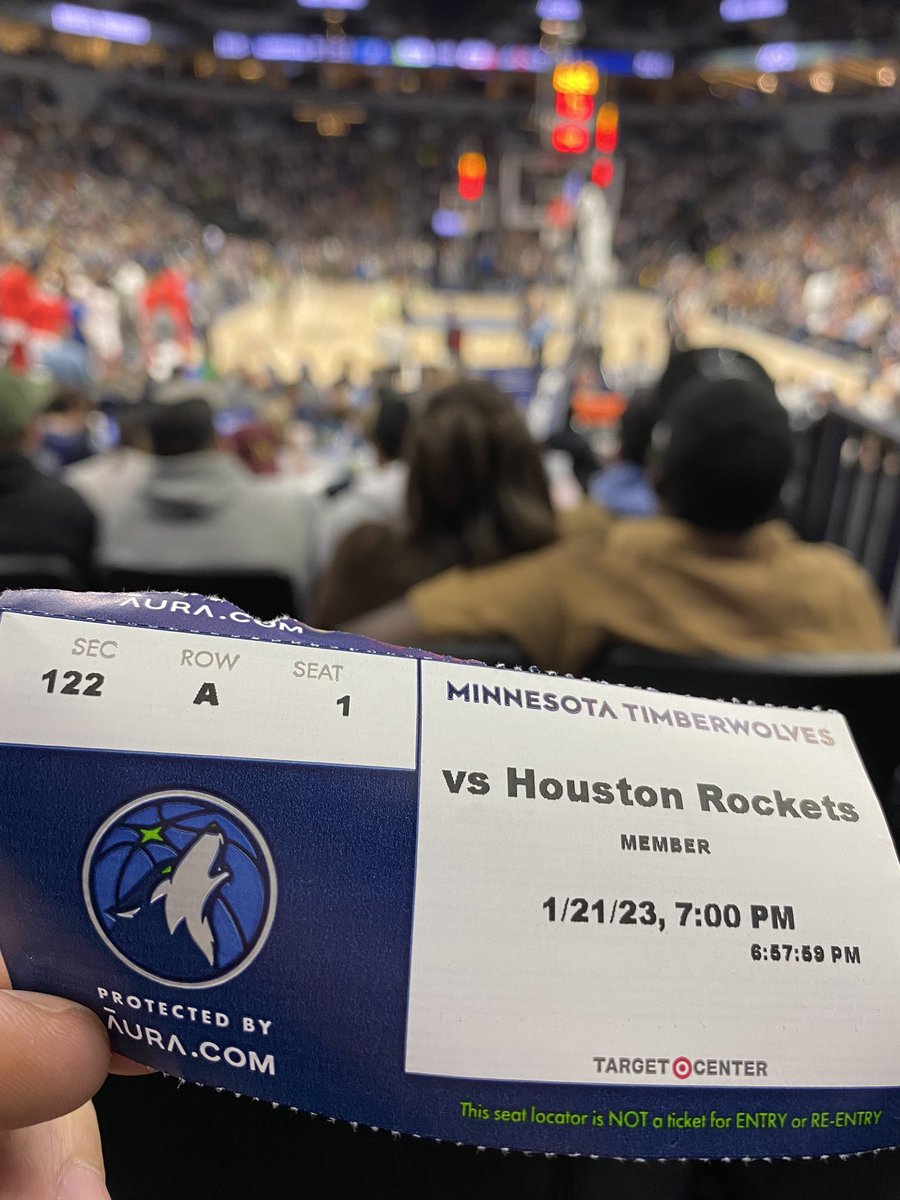 MNxSWISHER's tweet photo. Yo @Timberwolves @WolvesCrunch I got a birthday girl with me.
Show the camera on her 😂
#wolves #crunch #TimberwolvesMoment https://t.co/Ds1kat95jL