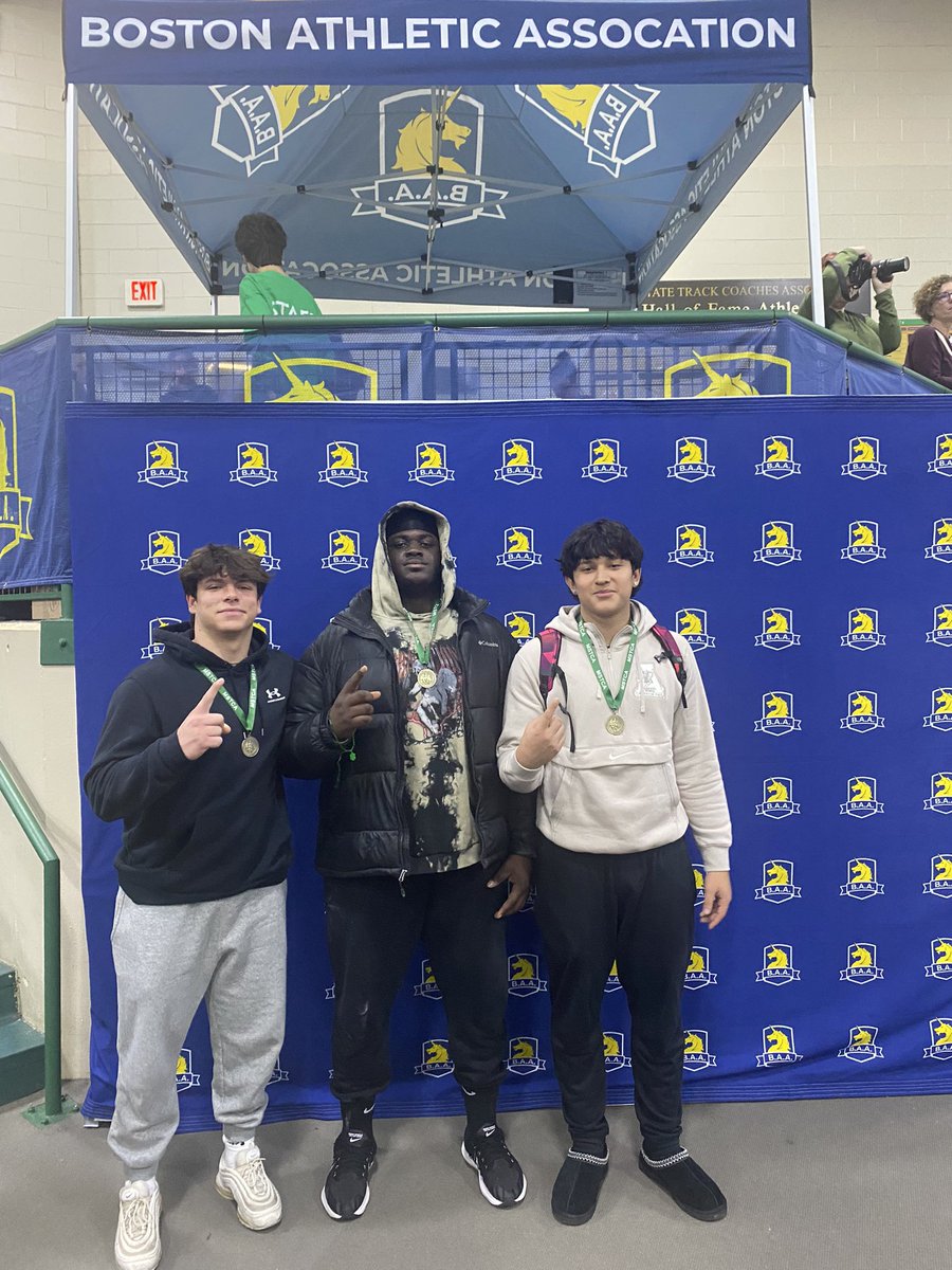 SJP_Track's tweet photo. SJP Scoring Relays:

🥇Shot- Ejindu, Garcia, Droggitis
🥉Shuttle Hurtles- Aliberti, Brown, Vig, Bezanson
4th🏅LJ- McD, Brown, Vig
6th🏅4x4- Bezanson, Groth, Padley, Aliberti
🏅6th HJ- Vig, Bertucci, Asenuga https://t.co/zw92q0q0PL