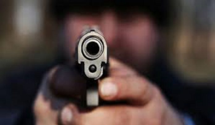 el_carabobeno's tweet photo. Hombre mató a su mujer de un tiro en la cabeza en Maracay https://t.co/Jk9T9M4zRe https://t.co/7D4kpTWmA9