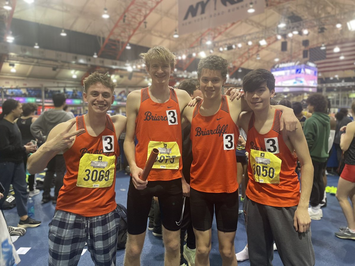 BriarcliffXC_TF's tweet photo. Boys sprint medley relay takes down the indoor record with strong races from Will McLay, Kornel Smith, Miles Chamberlain, and Alex DiMartino @cdrops3 https://t.co/aeAEn3cdmU