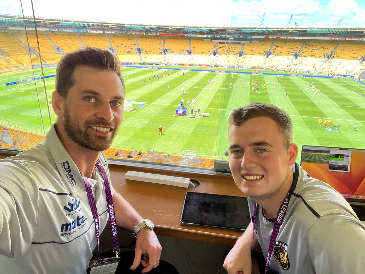 WeAreActionApps's tweet image. Our very own @wajridley with our @aleaguemen friends @CCMariners today. All kitted out too! 😉#athletemanagement #SportsScience #AMS #DataAnalytics