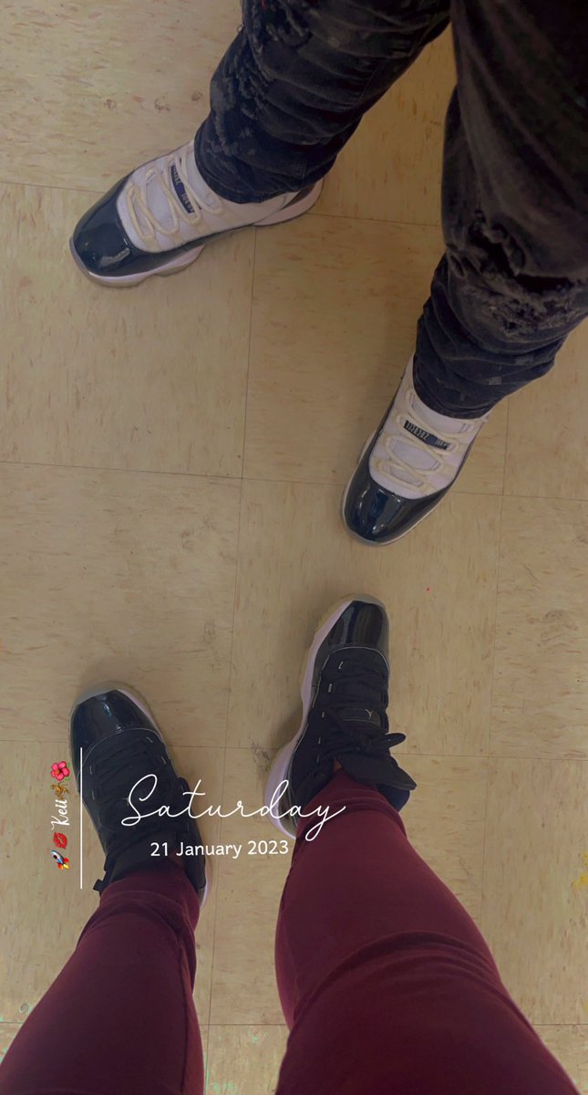 LunaAmore_1989's tweet photo. So like………… yeah 😎 @Samohsam93 #Couples #Gay #Retro11s https://t.co/icH679qWPe