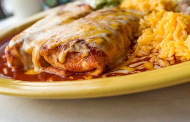 DailySpecialAk's tweet photo. January 23rd-25th

This week at the Daily Special:  
Black bean burritos smothered with homemade enchilada sauce, served with Spanish rice and refried beans.

Additionally we have smoky navy bean with ham soup, and served with a side of homemade sourdough or fry bread! https://t.co/1cxElwn7fx