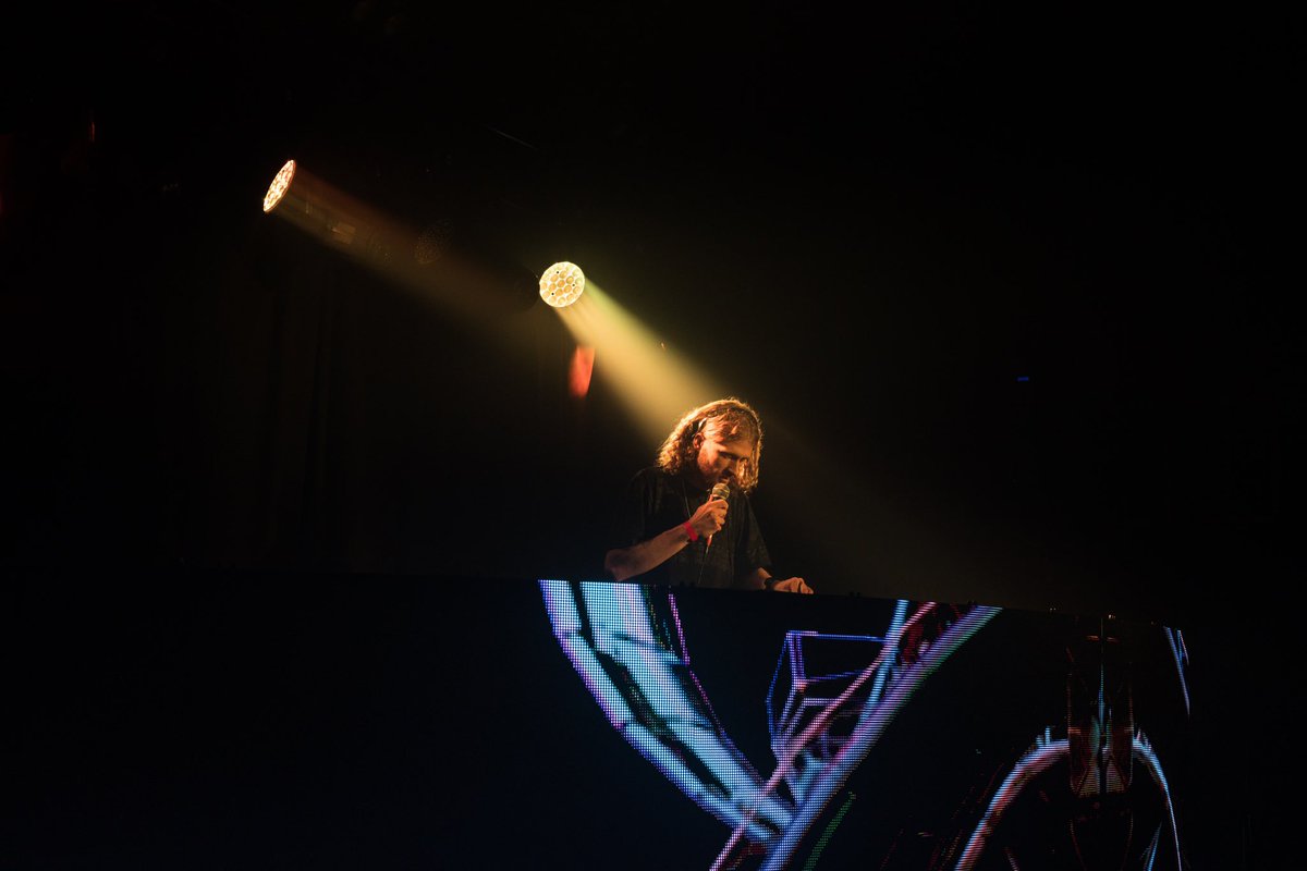 early stills from last night ✨

thanks again to <a href="/fcpresents/">Full Circle Presents</a> &amp; <a href="/eastsidebowl/">Eastside Bowl</a> for having me back, its always an honor &amp; privilege to play that room!