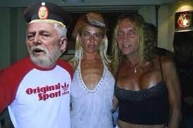 Nuestro camarógrafo Federico consiguió fotos de <a href="/SplinterViejoC/">SplinterViejoChoto</a> saliendo en pedo y pasado de pastillas, ¿Esto es lo que quiere el pueblo?, Mientras escapó de @splinterDelay y sus hombres subiré lo que pueda, si no me ven ya saben porque fue